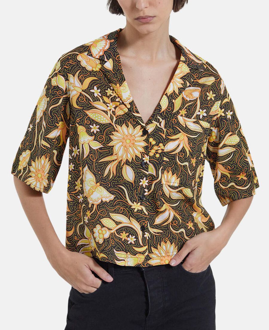 short-sleeve black cotton shirt with print