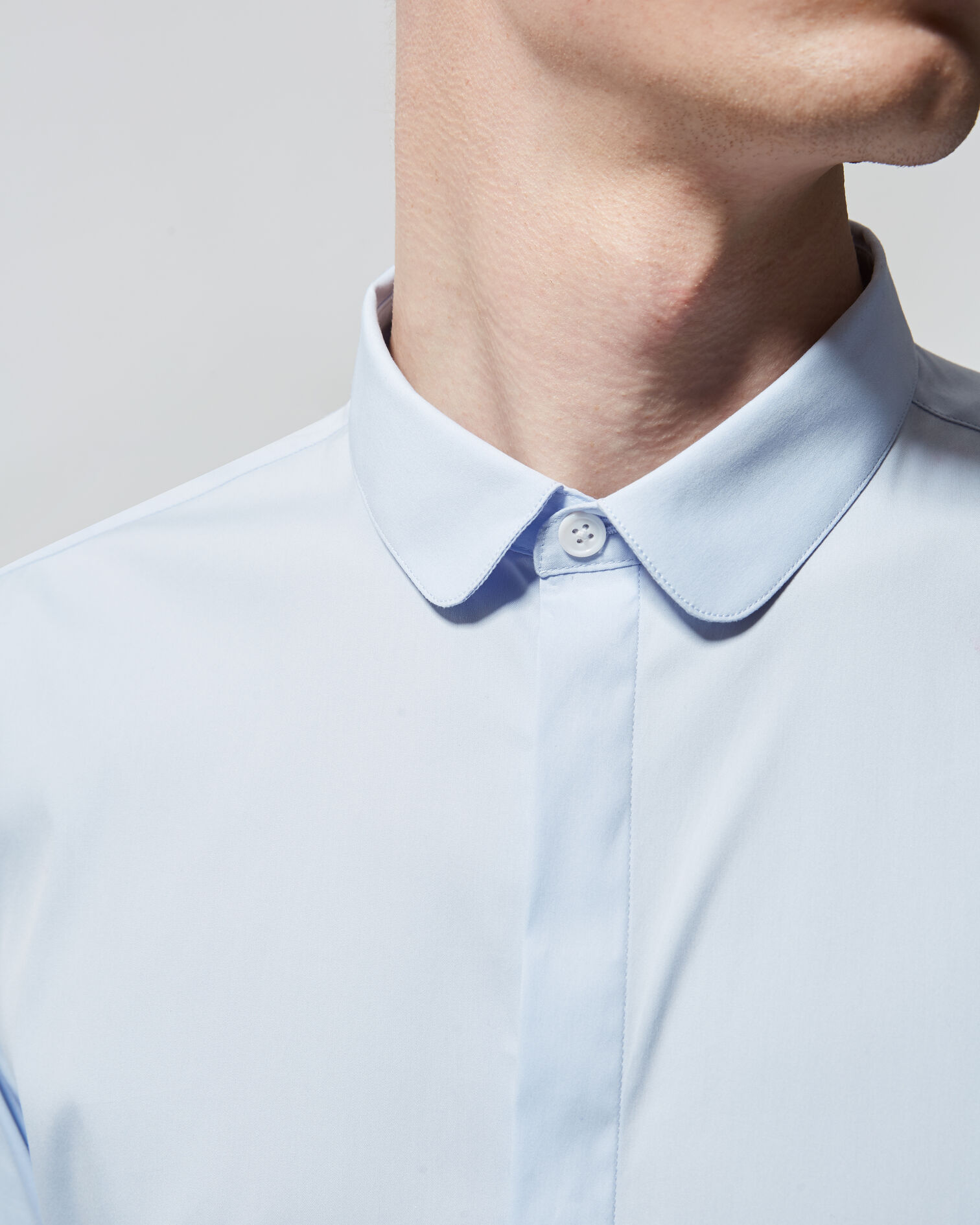 Men’s blue shirt in cotton with round collar, BLUE SKY, hi-res image number null