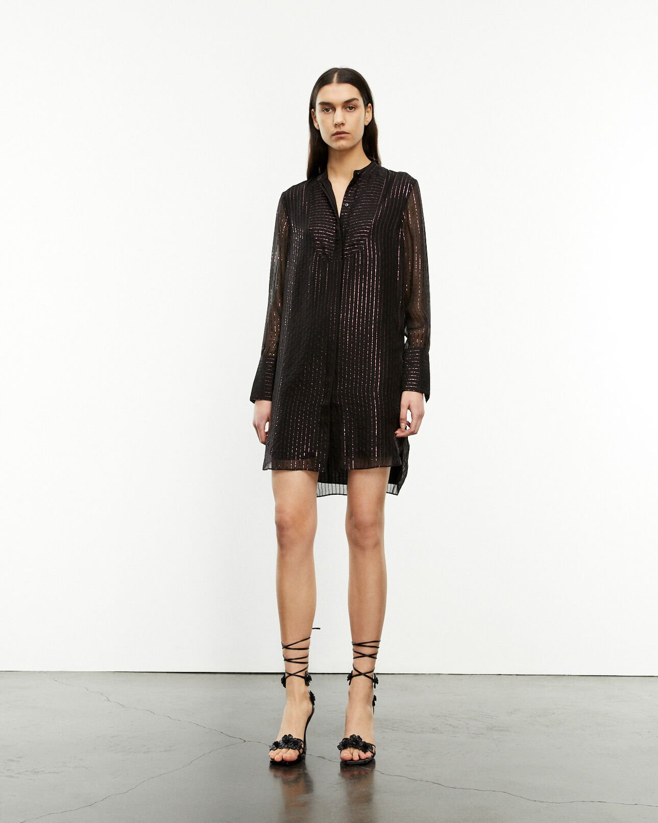 The Kooples FEMME BLACK robe courte noire façon chemise rayée