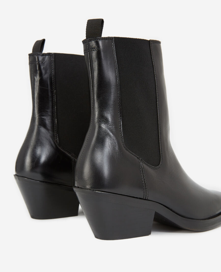 black leather ankle boots with flat sole