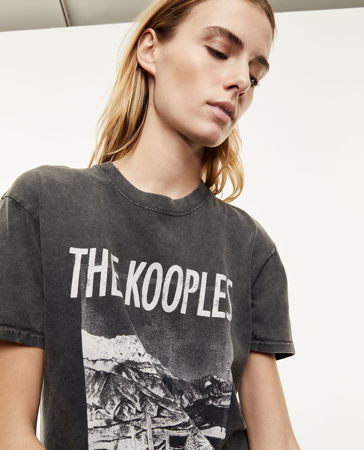 Tee shirt hotsell noir delavé