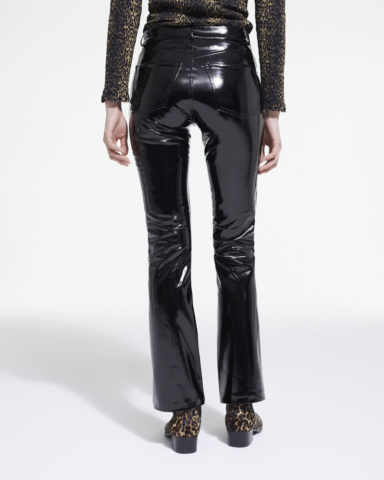 The Kooples FEMME BLACK jean large en vinyle noir