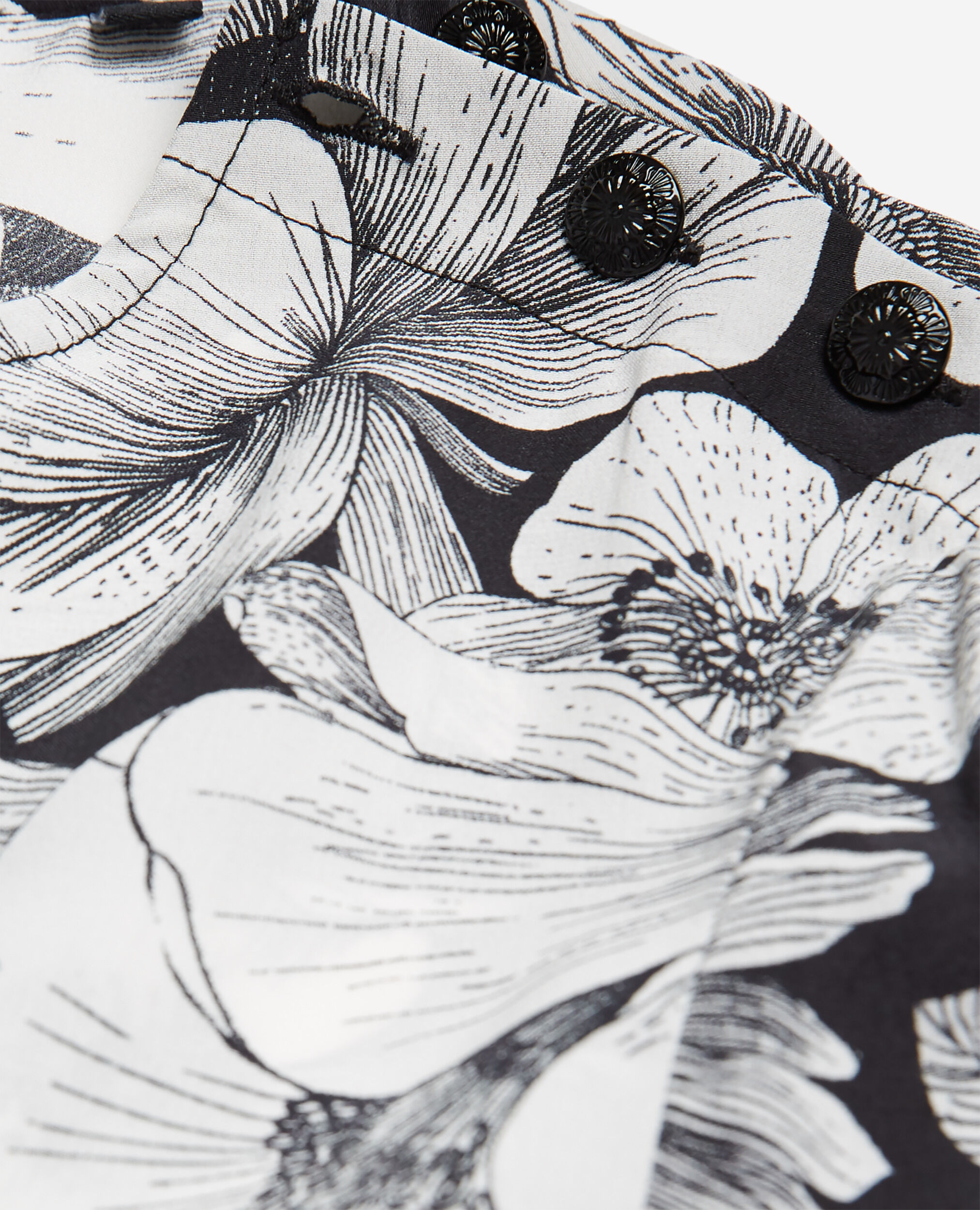 Kurzes Seidenkleid mit Blumenmotiv, BLACK WHITE, hi-res image number null