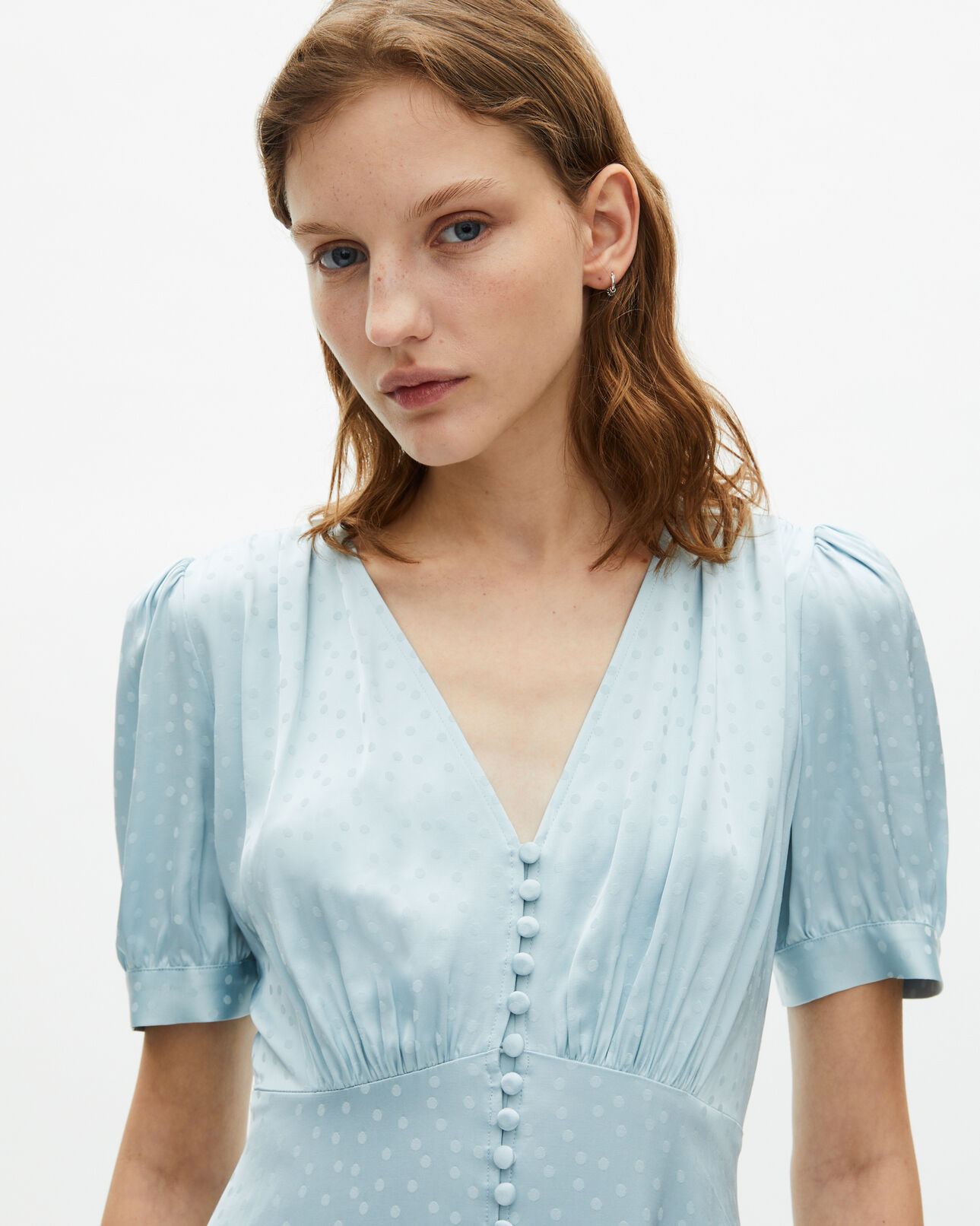 The Kooples FEMME BABY BLUE robe longue à pois en jacquard bleue