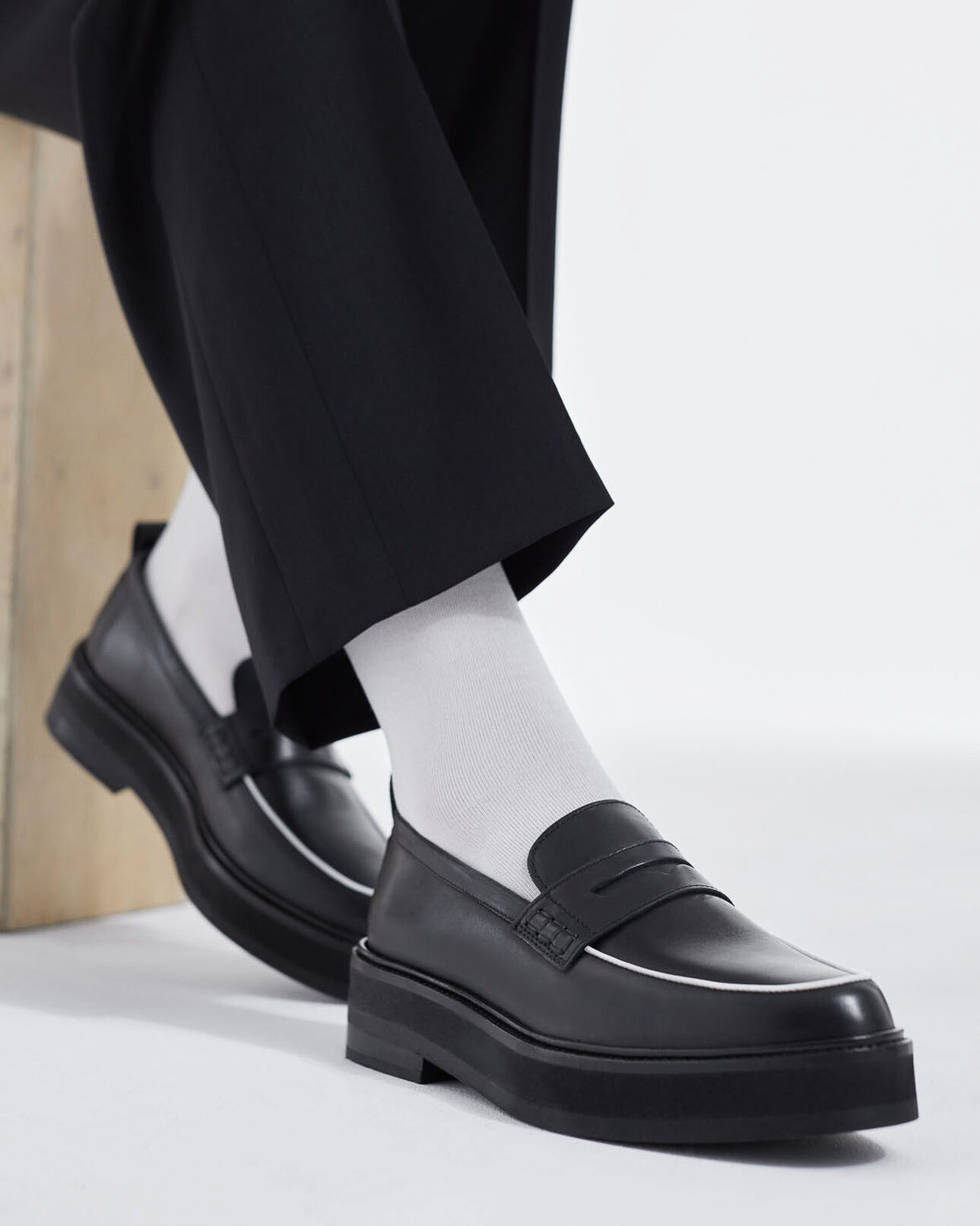 The Kooples FEMME BLACK mocassins noirs cuir contours contrastés