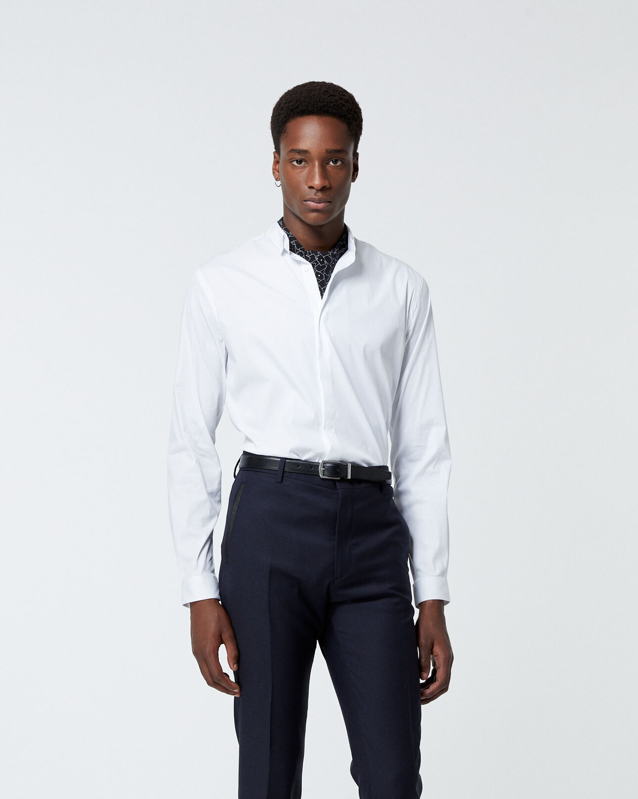 The Kooples HERREN WHITE weißes baumwollhemd mit seidenschal