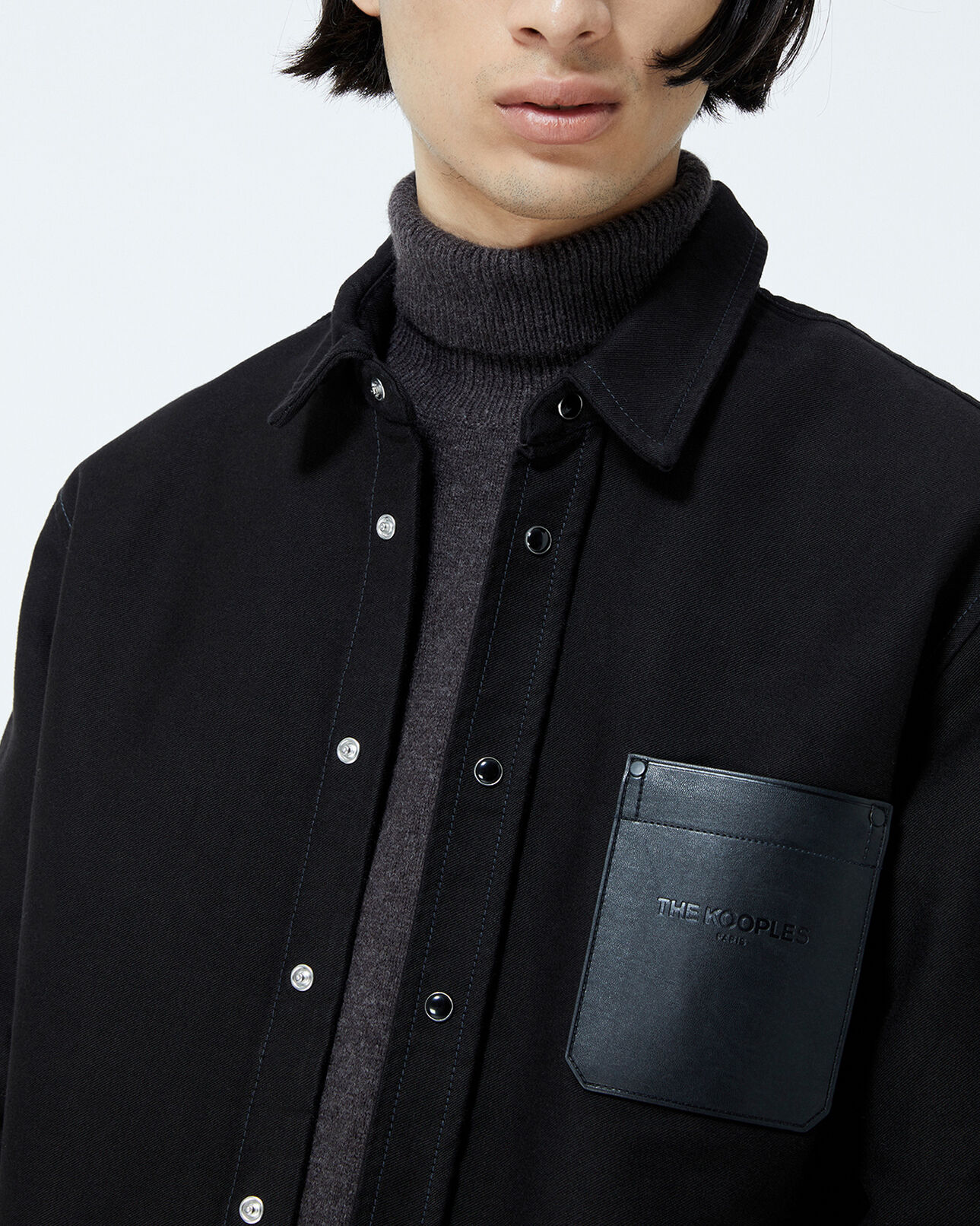 The Kooples HOMME BLACK chemise jean noir poche poitrine cuir