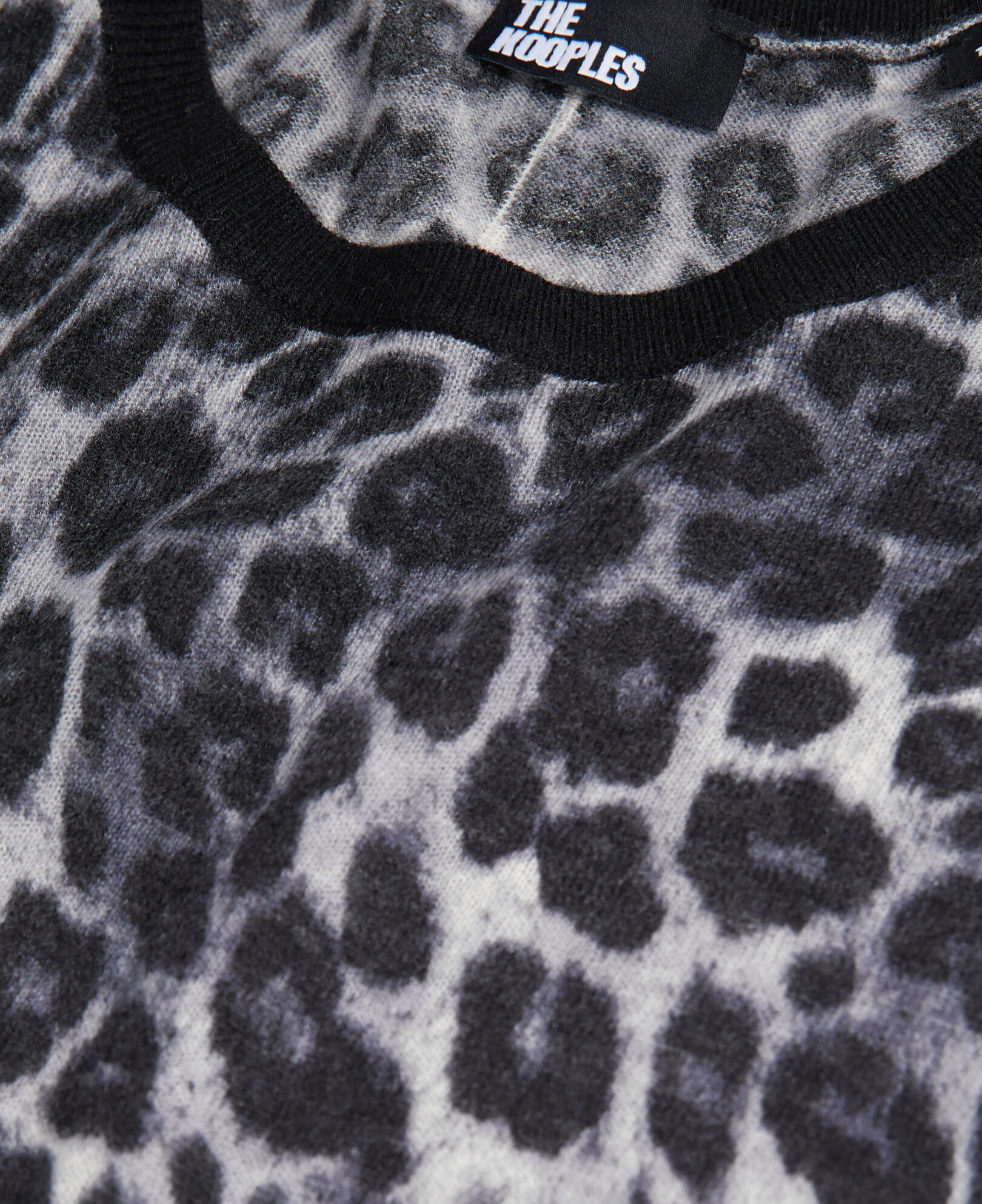 The Kooples FEMME BLACK WHITE LEOPARD pull imprimé en cachemire