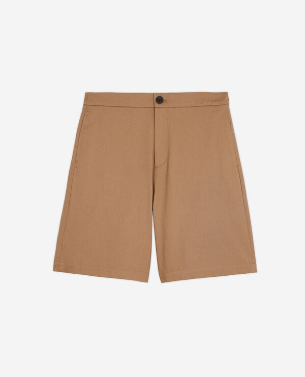 beige shorts