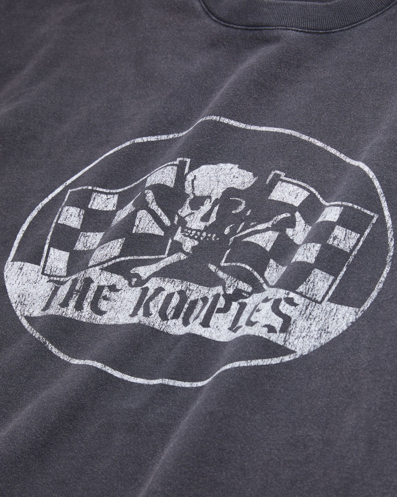The Kooples HERREN BLACK WASHED schwarzes t-shirt herren mit racing-skull-siebdruck
