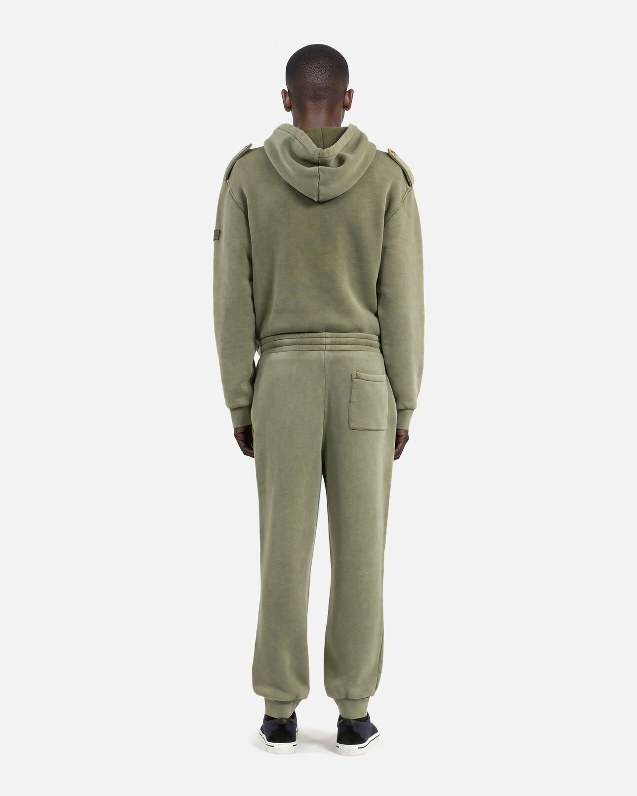 The Kooples HERREN KAKI khakifarbene jogginghose mit wappen