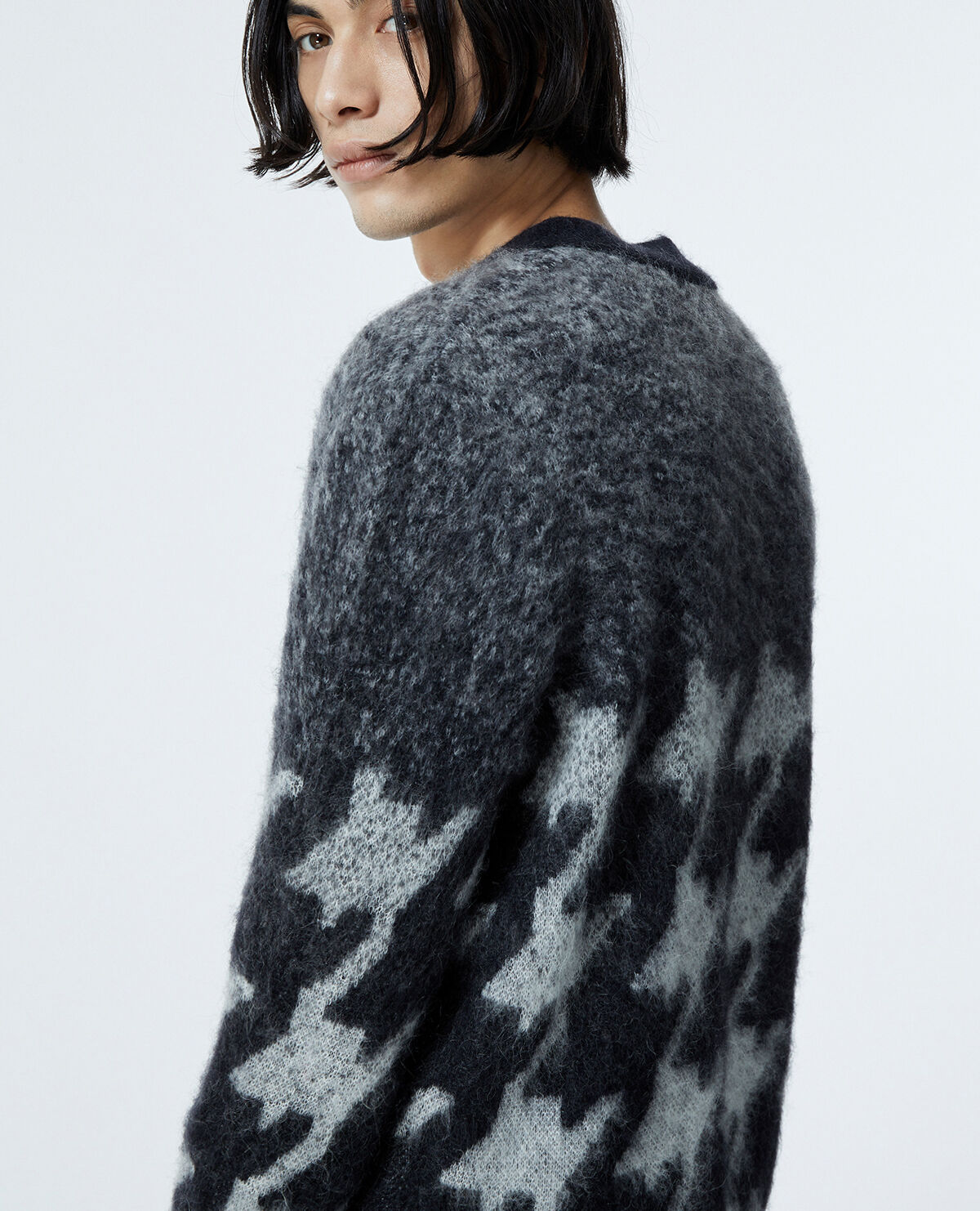 Cardigan mohair noir motif pied de poule The Kooples