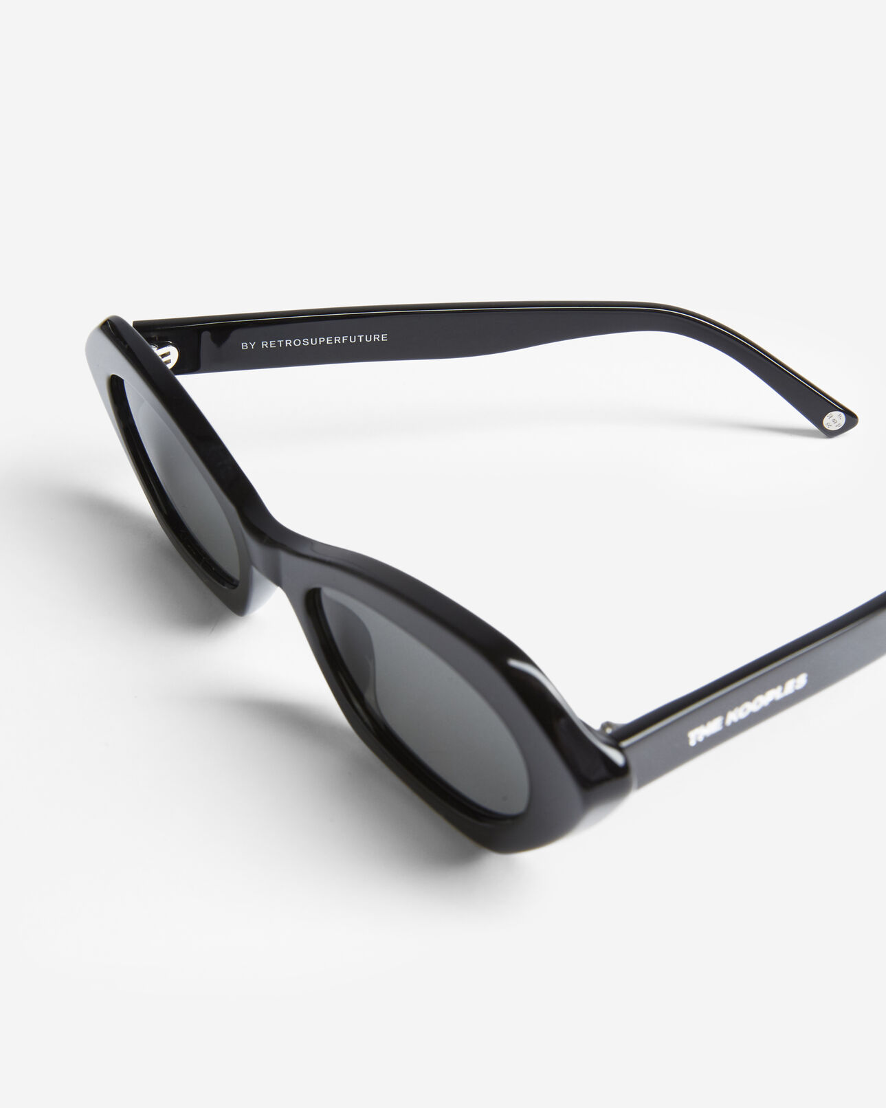 The Kooples FEMME BLACK lunettes de soleil rockabilly noires