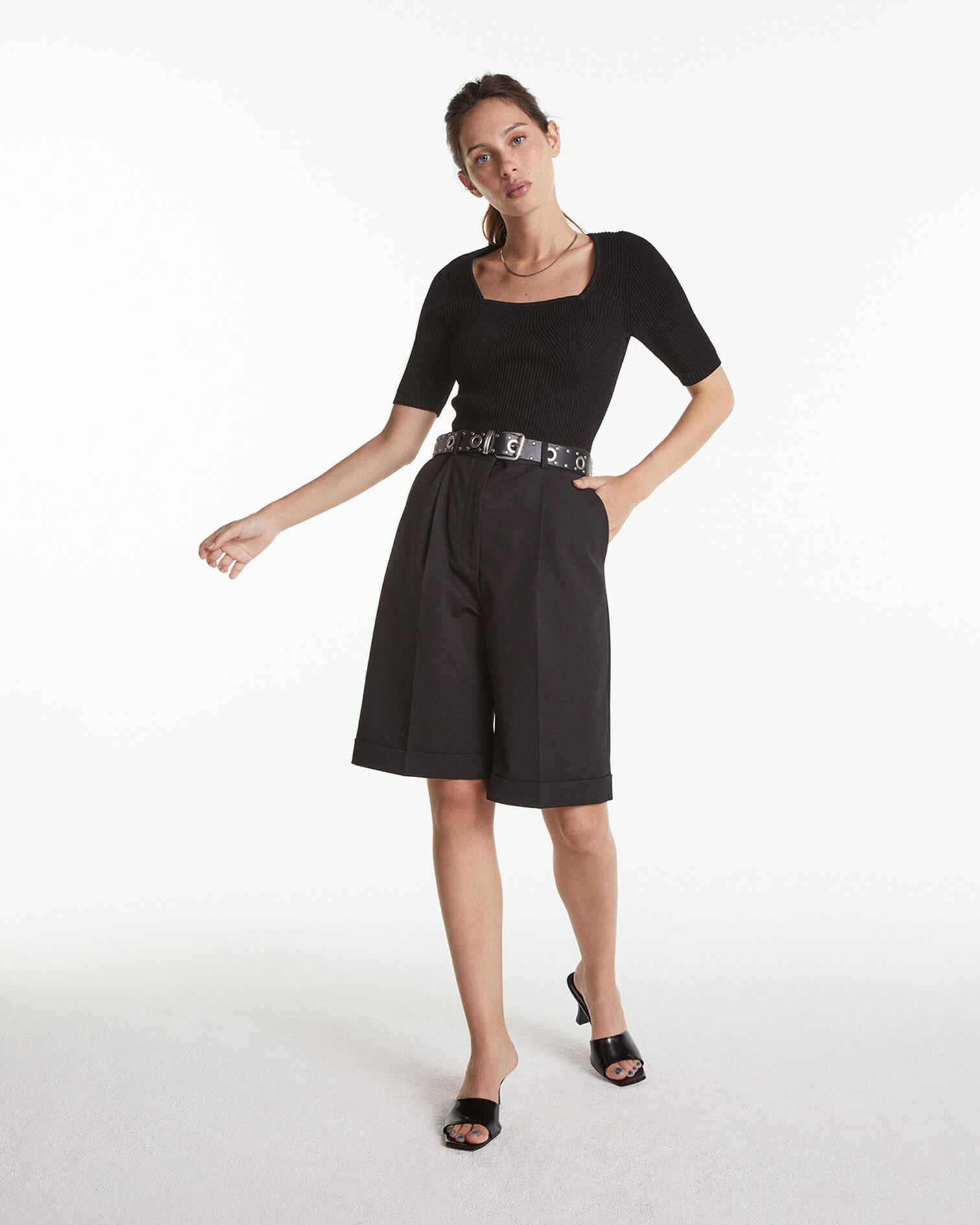 Pull maille fine noire à encolure carrée, BLACK, hi-res image number null