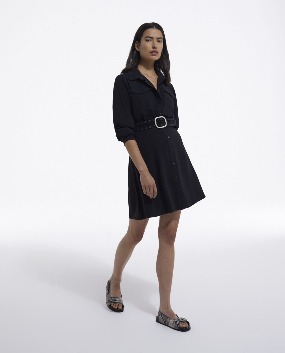 Robe noire outlet boutonnée devant