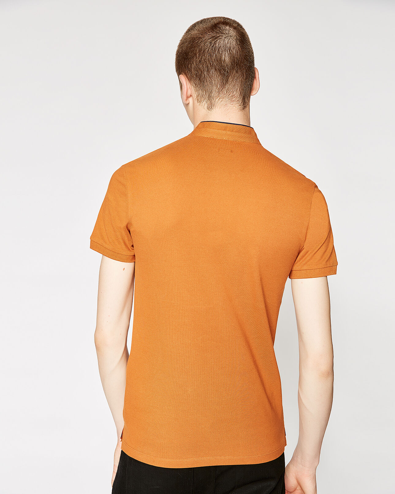 The Kooples MEN OCRE / NIGHT BLUE ochre cotton polo shirt with officer collar and midnight blue details