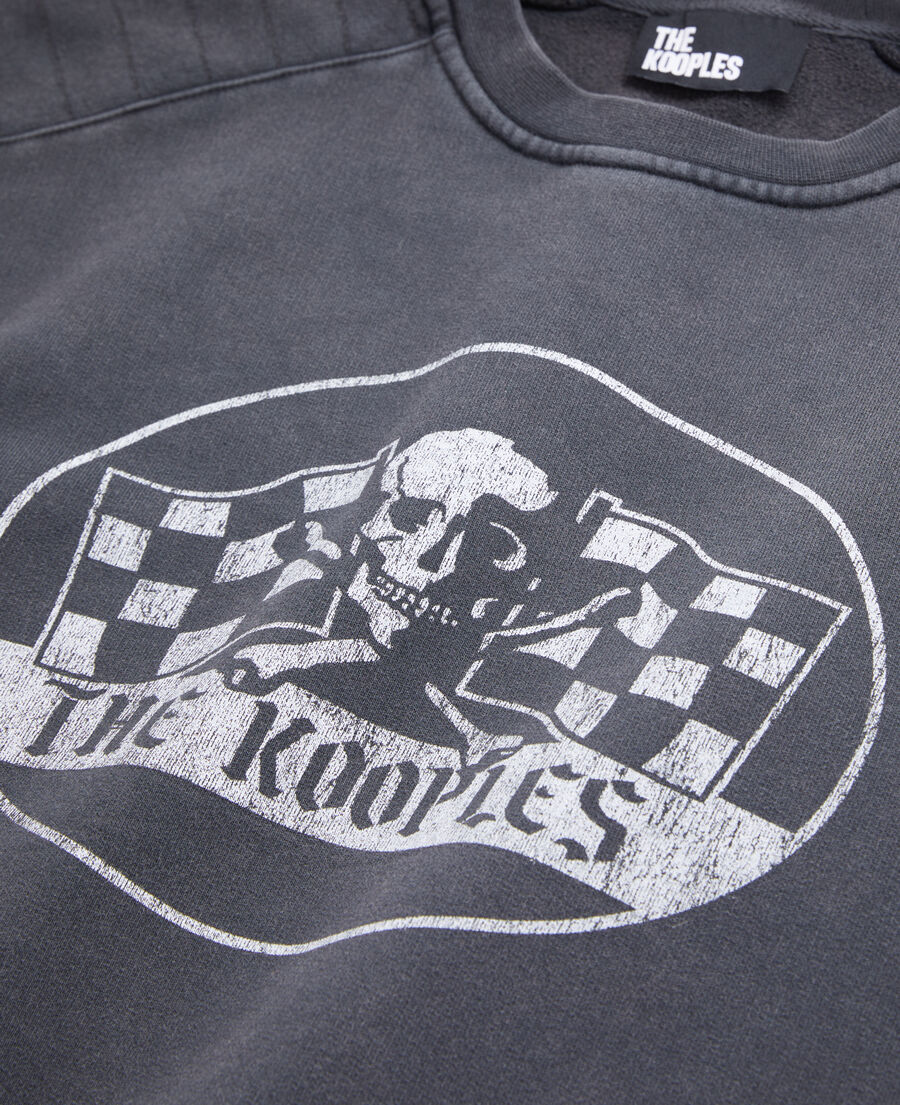 herren schwarzes sweatshirt mit racing-skull-siebdruck