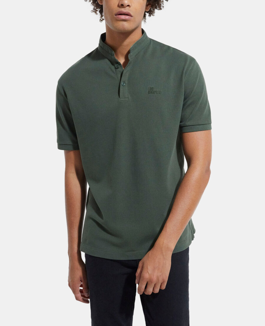grünes poloshirt