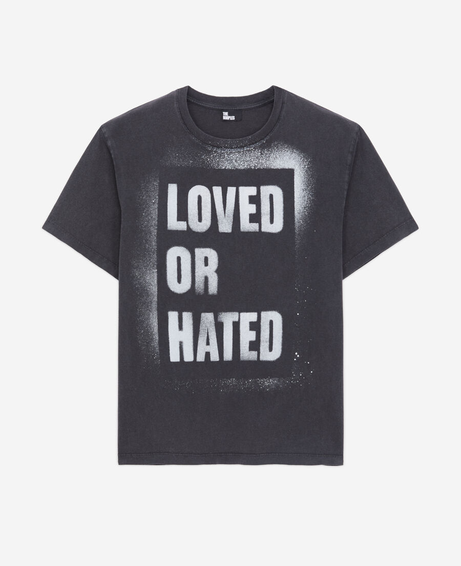 camiseta negra serigrafía loved or hated para mujer
