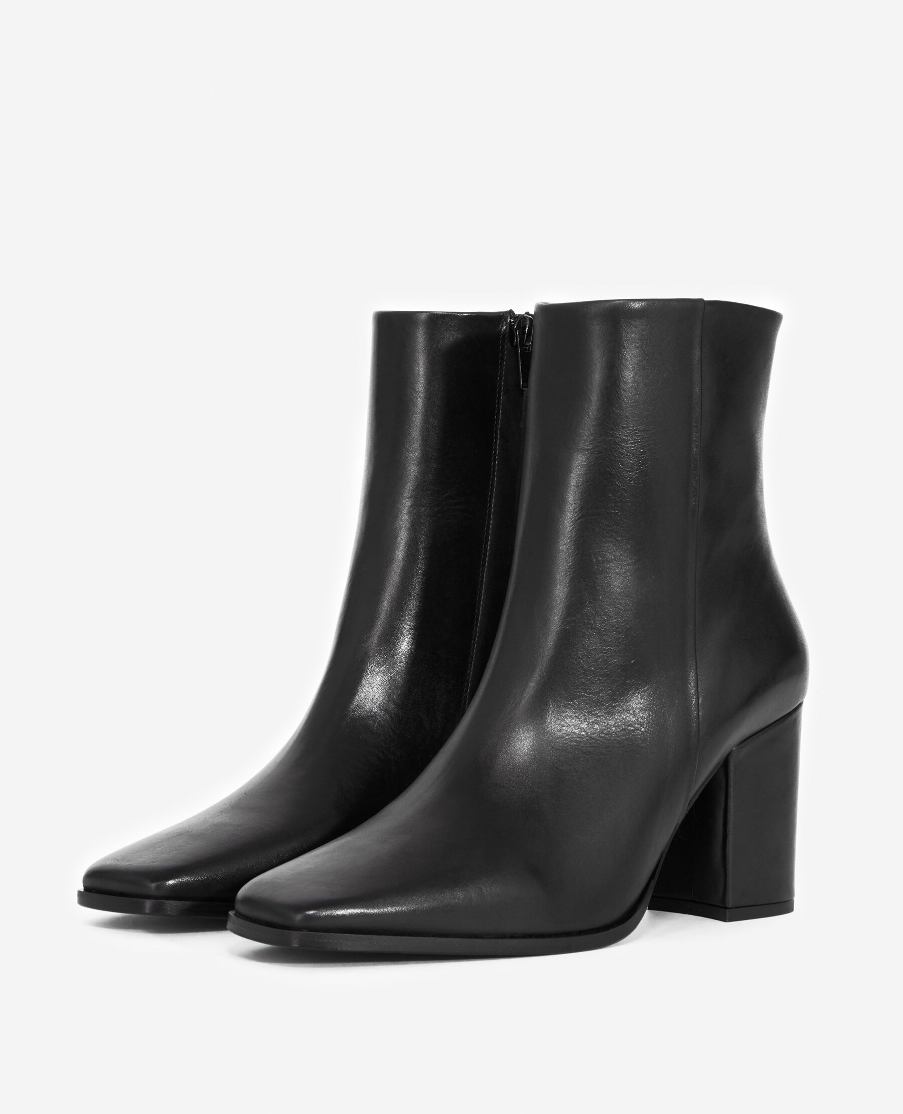Bottine noire top talon carré