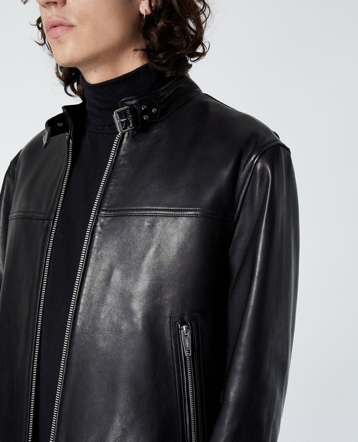 Blouson en cuir noir col motard