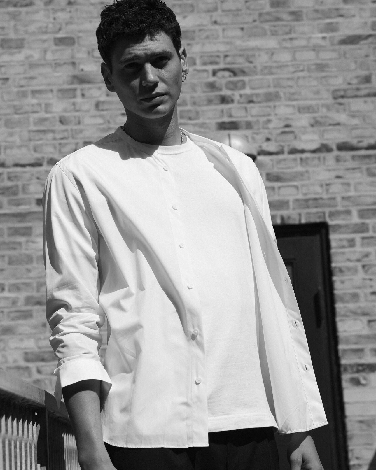 The Kooples HOMME OFF WHITE chemise sans col en coton blanc à volume ample