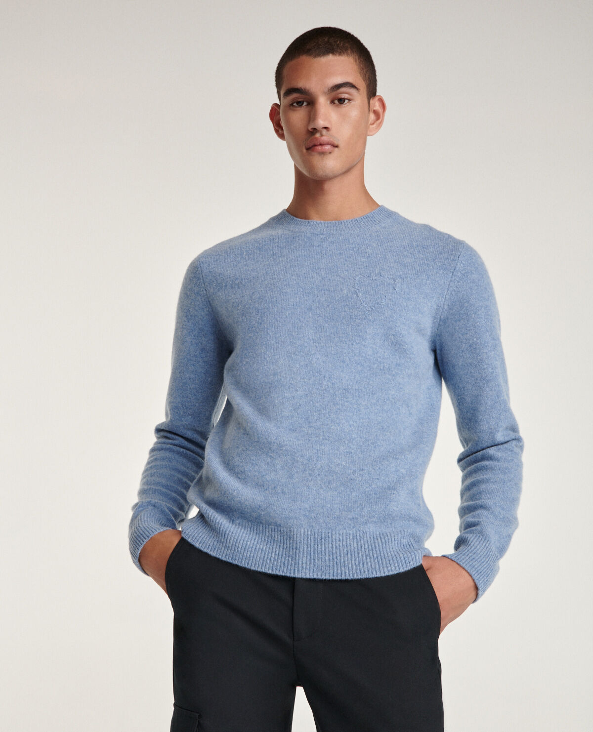 Pull laine bleu ciel droit a c ur brode
