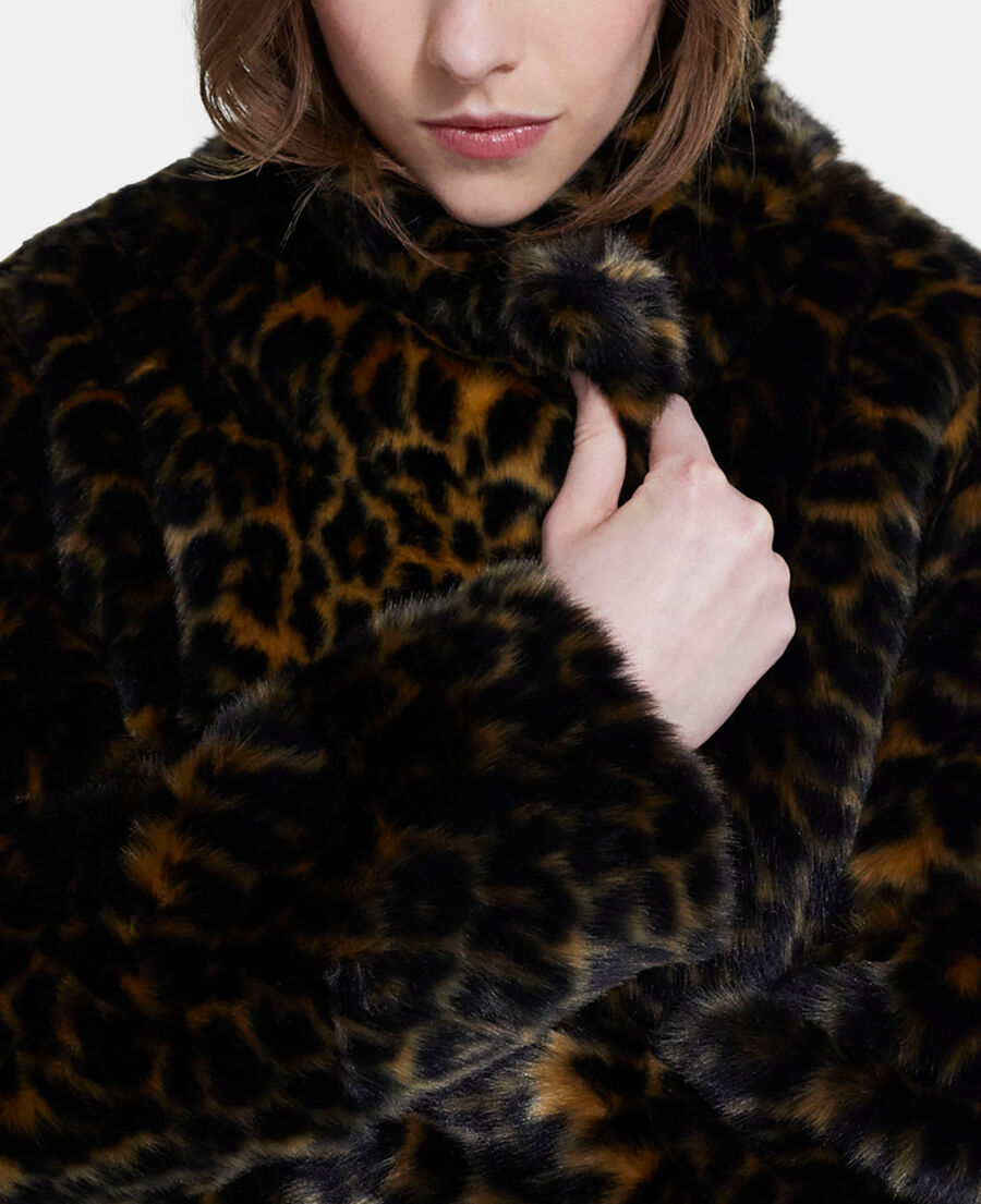 kunstpelzmantel mit leopardenmotiv