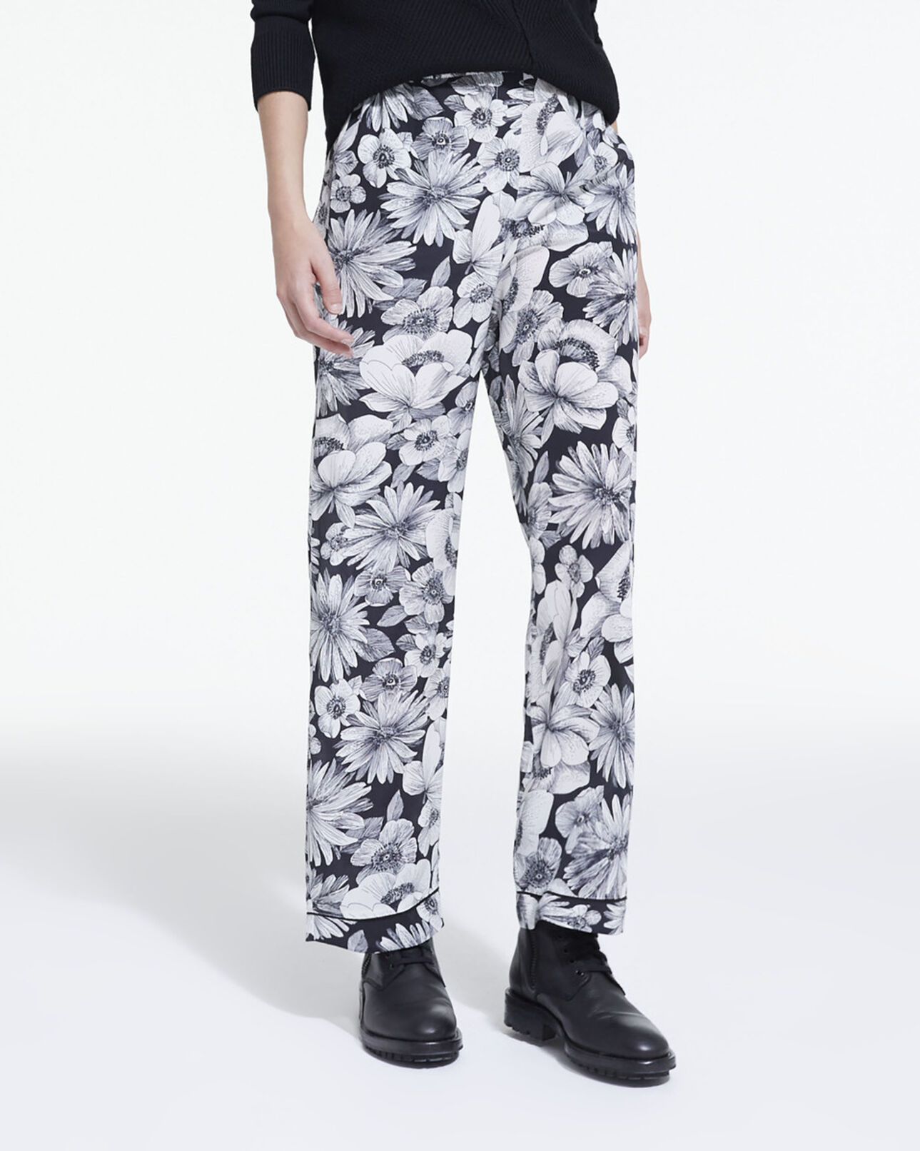 The Kooples FEMME BLACK WHITE pantalon en soie fleuri