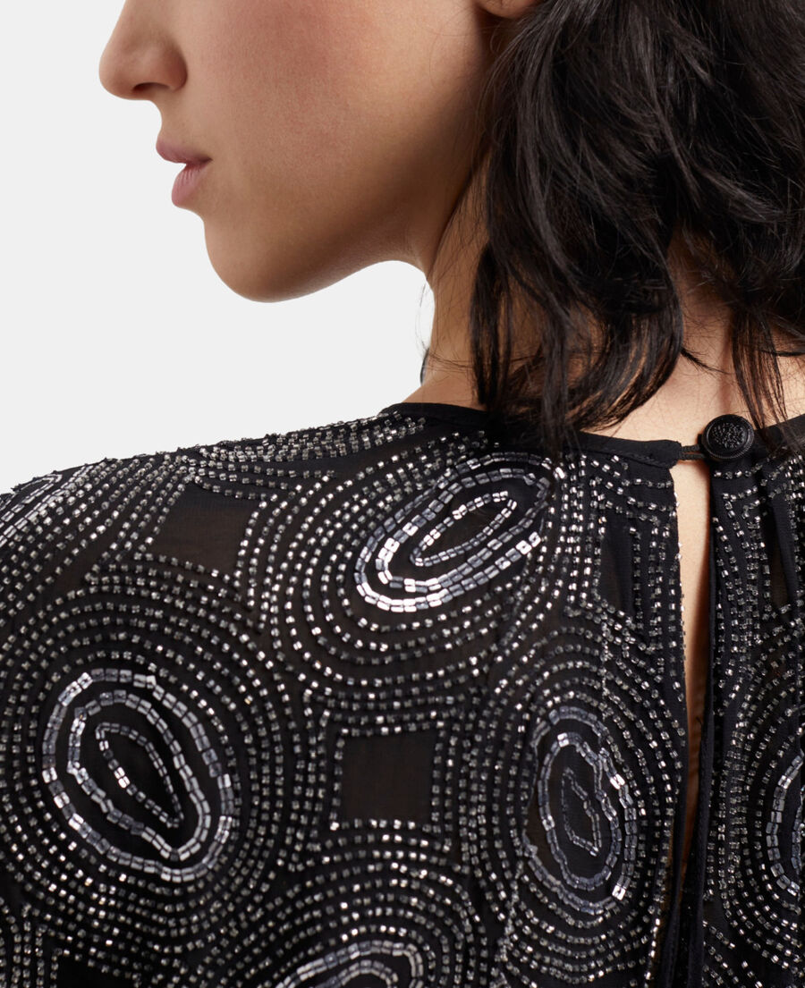 robe longue noire à perles argentées