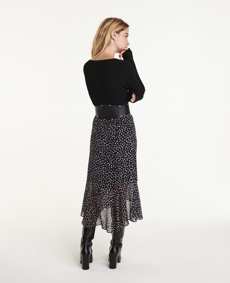 long flowing navy blue skirt with polka dots