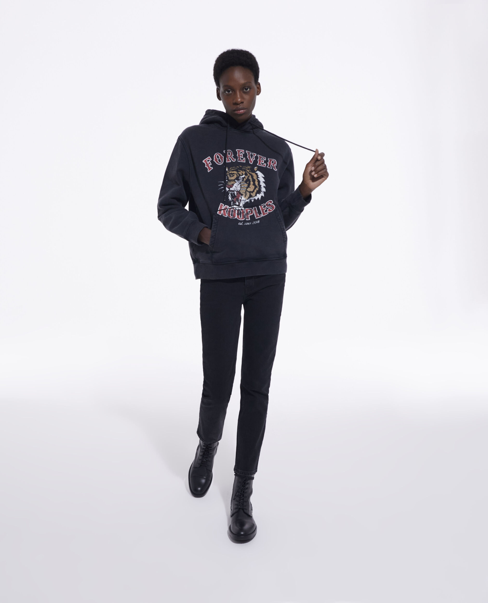Black sweatshirt with print new arrivals