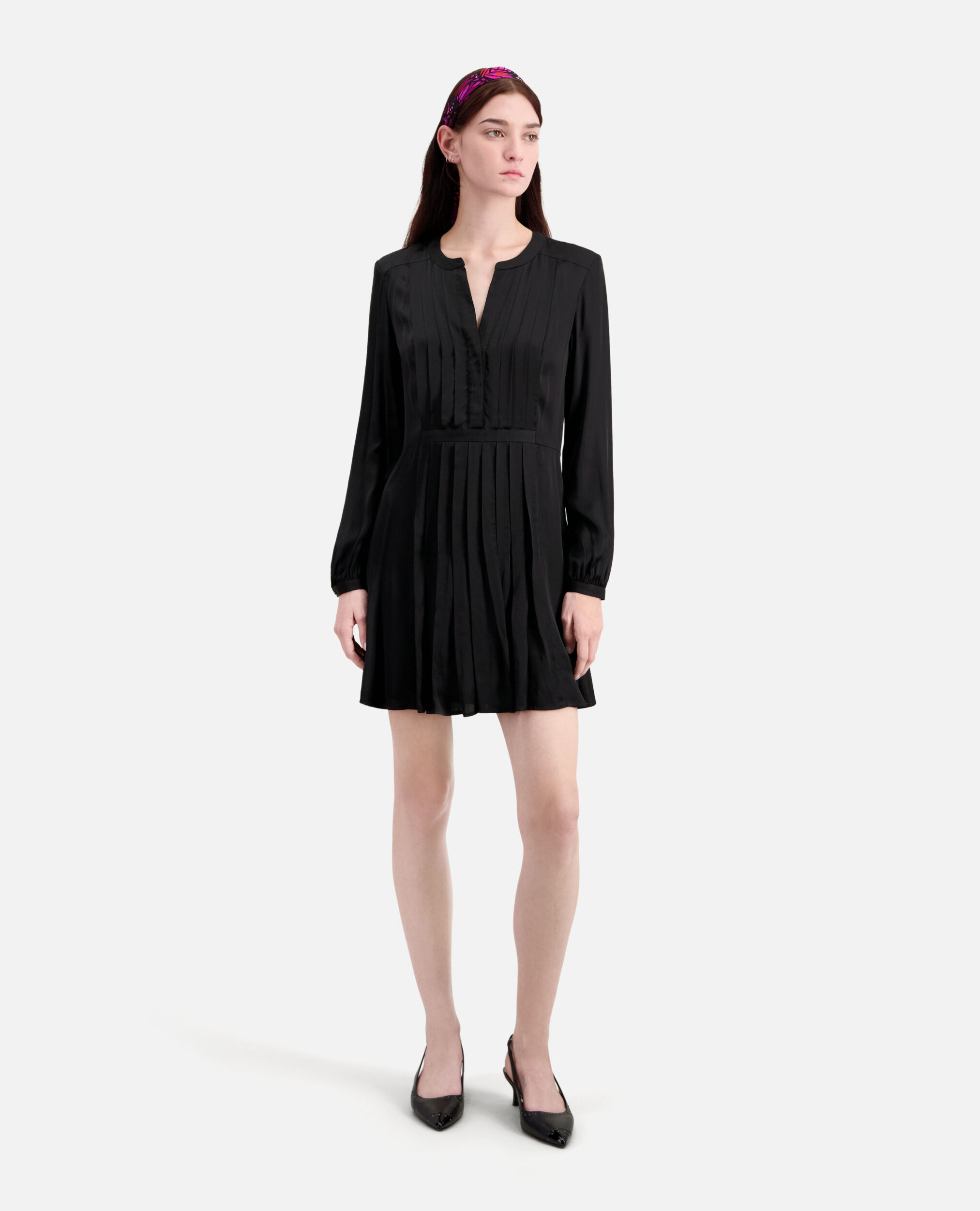 Schwarzes kurzes Kleid mit Plissierung, BLACK, hi-res image number null