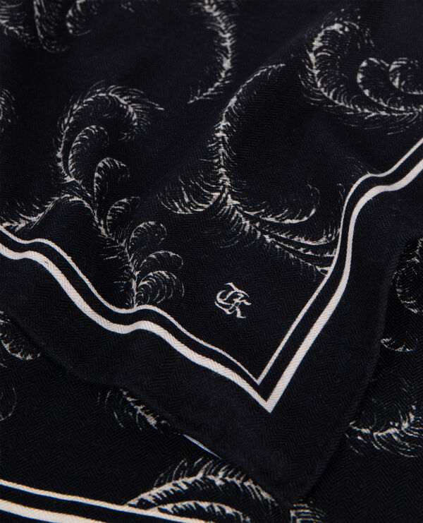 The Kooples F BLACK WHITE printed scarf in black wool and silk