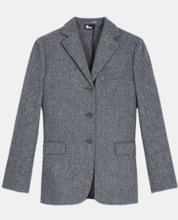 graue wolljacke mit motiv