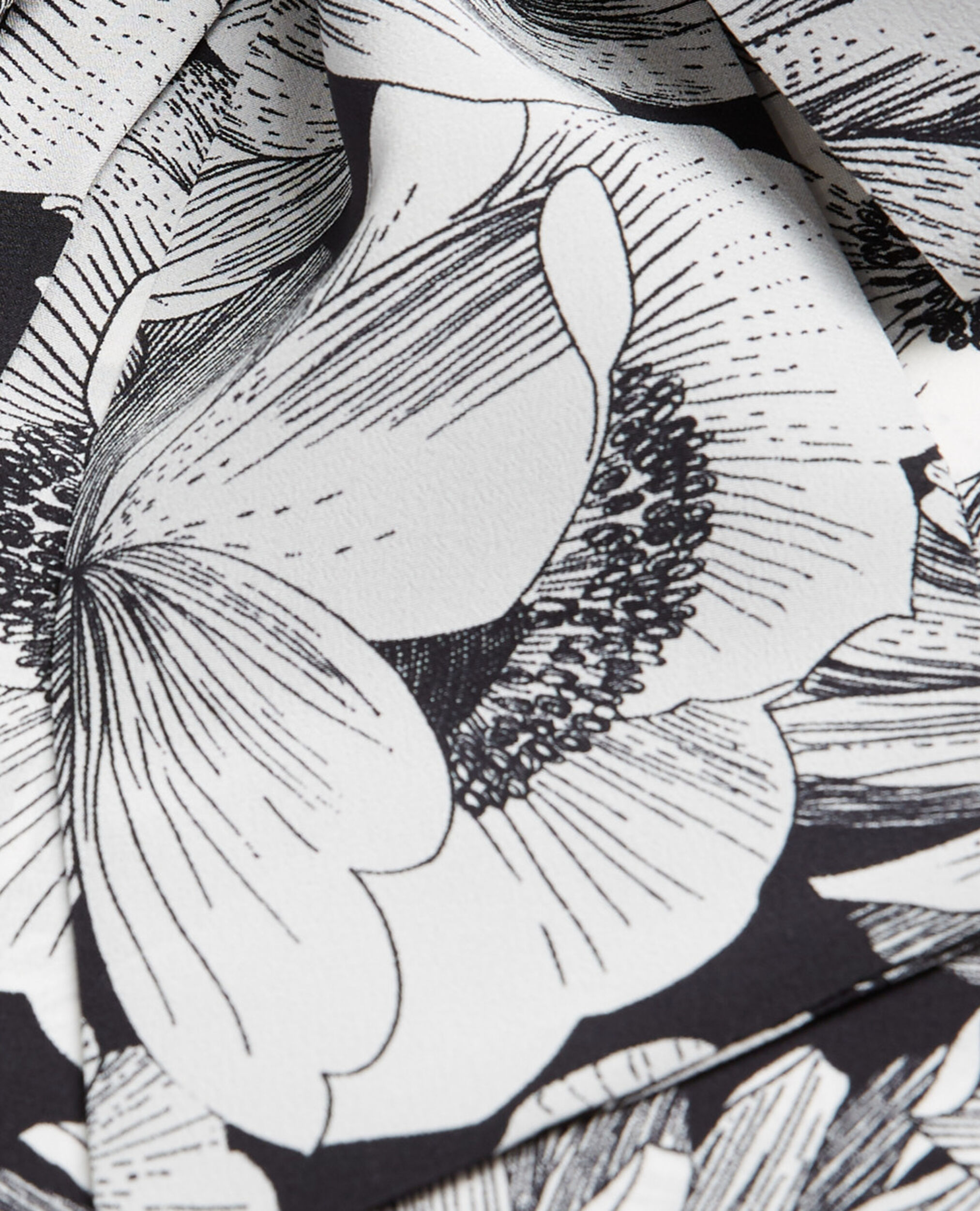 Seidenhemd mit Blumenmuster Schleifenkragen, BLACK WHITE, hi-res image number null
