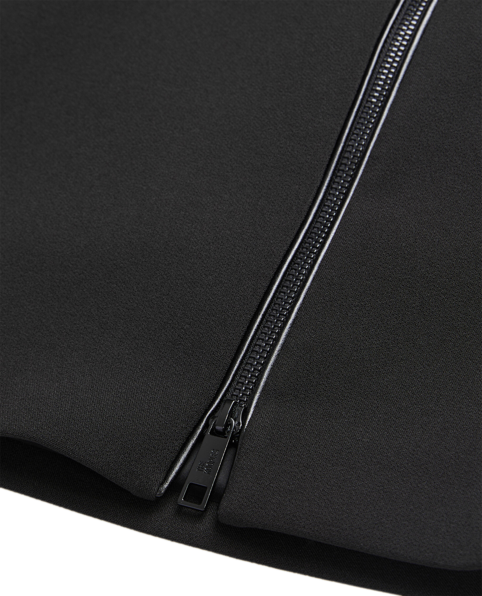Jupe courte noire en cr pe avec zip The Kooples France