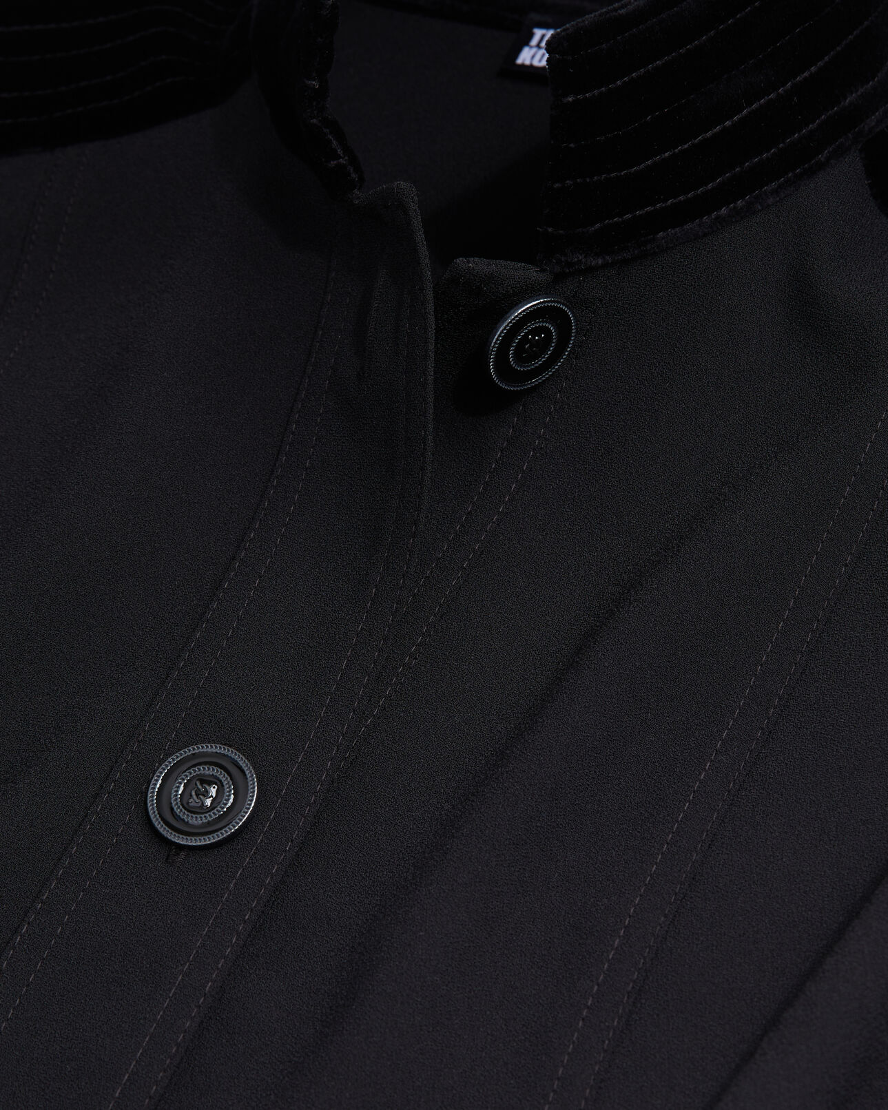 The Kooples FEMME BLACK robe courte noire en crêpe avec détails en velours