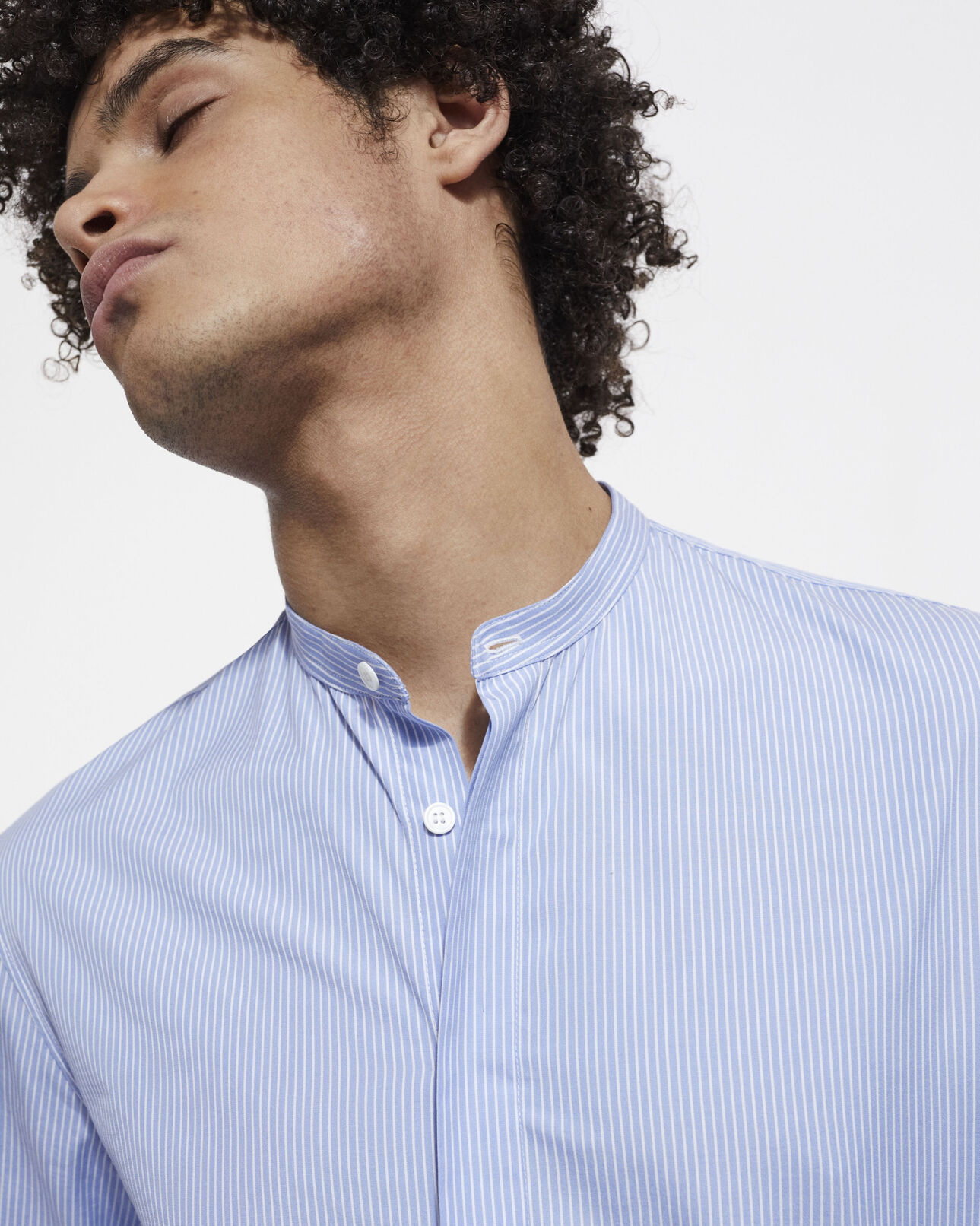 The Kooples HERREN WHITE / SKY BLUE blaues hemd mit streifen und stehkragen