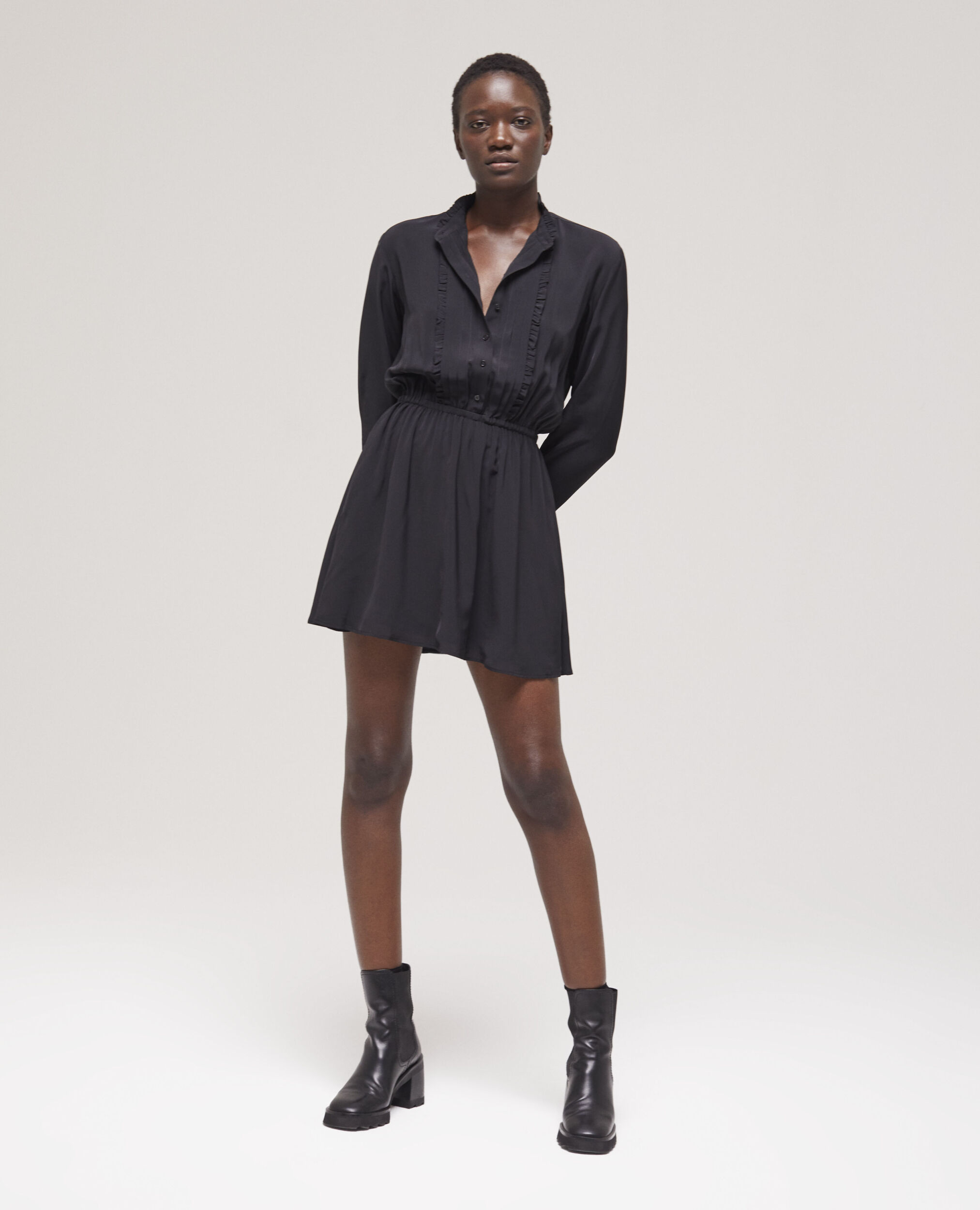 Short black dress with low neckline, BLACK, hi-res image number null