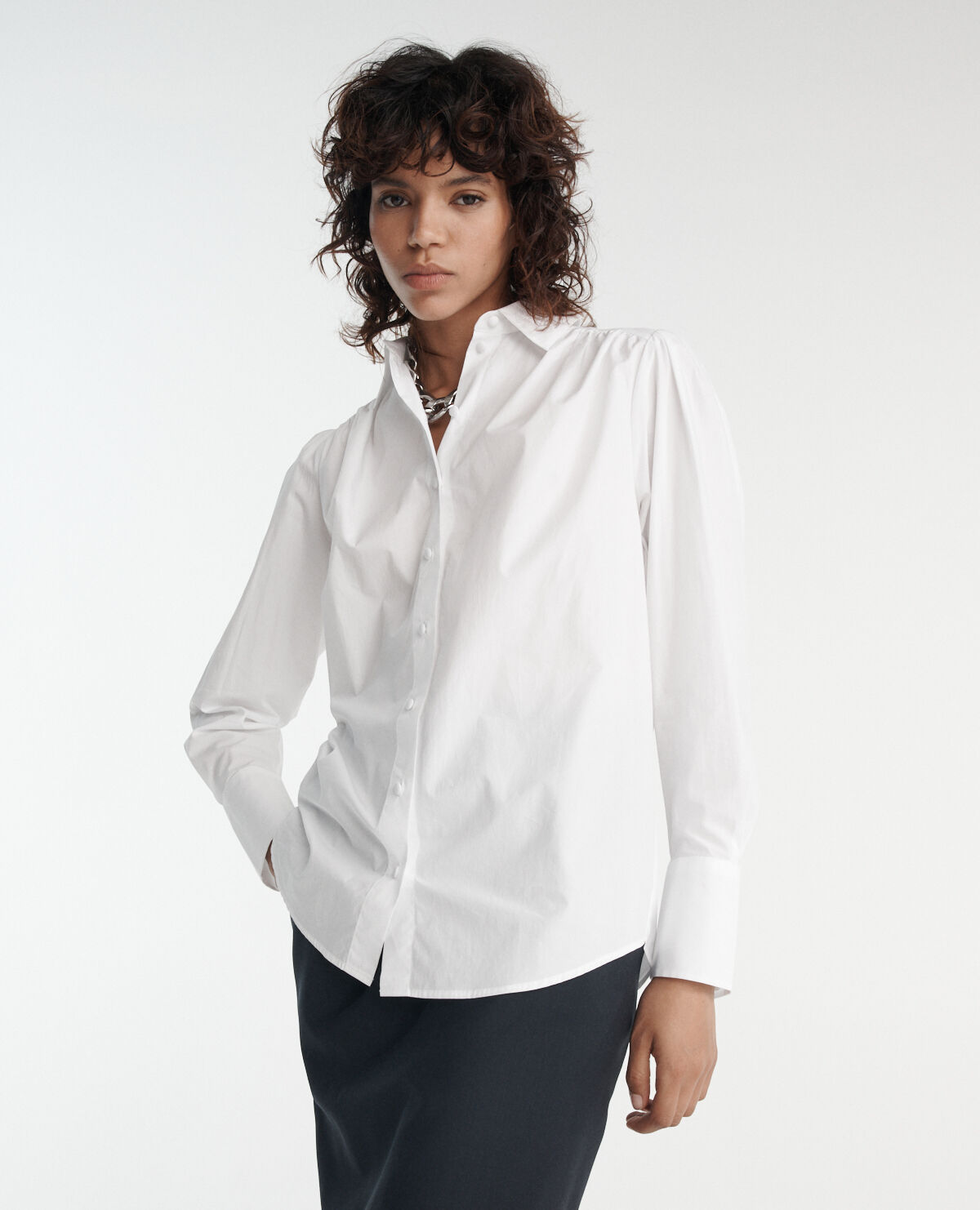 Camisa blanca fluida clearance
