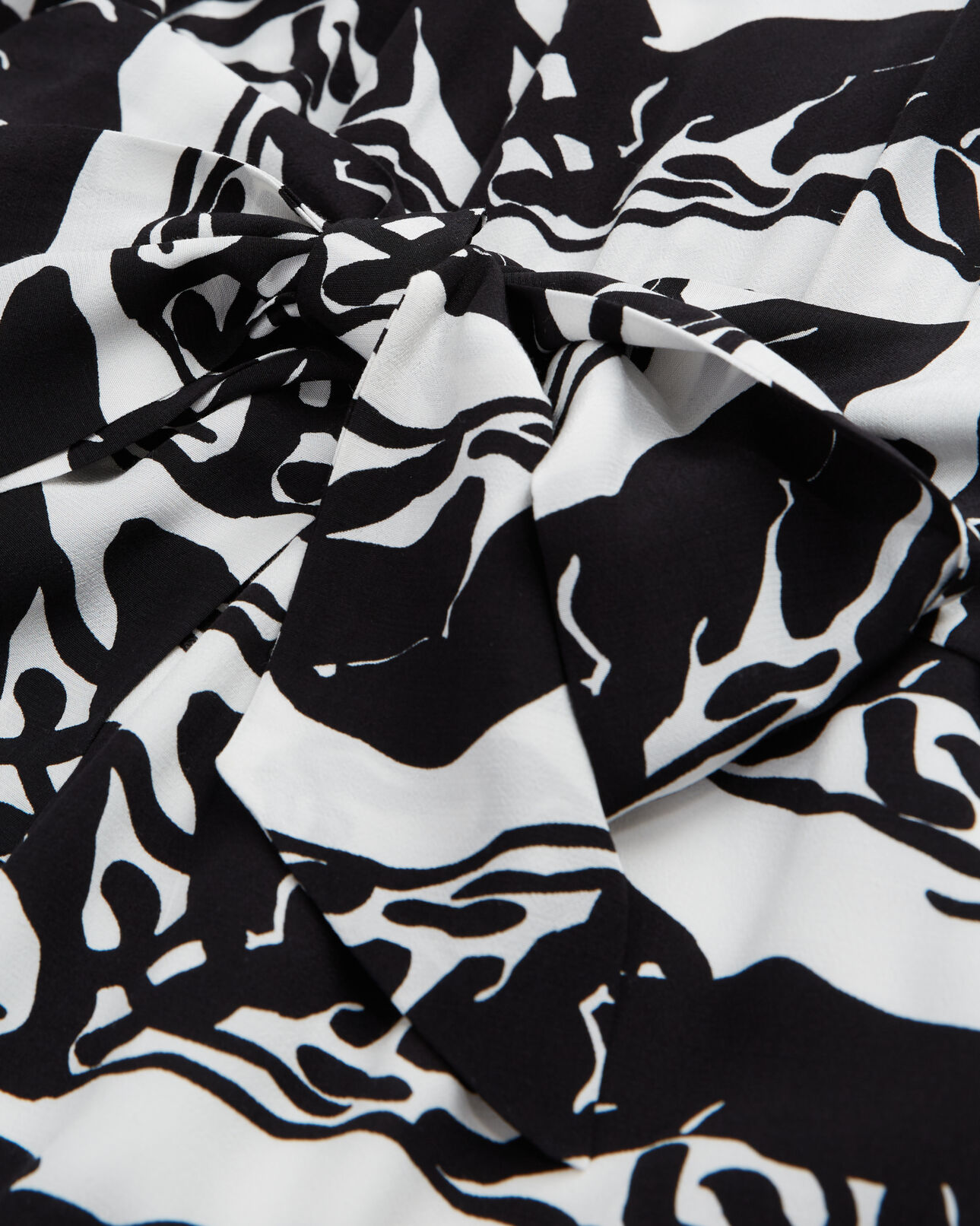 The Kooples WOMEN BLACK / WHITE short dress with printed belt