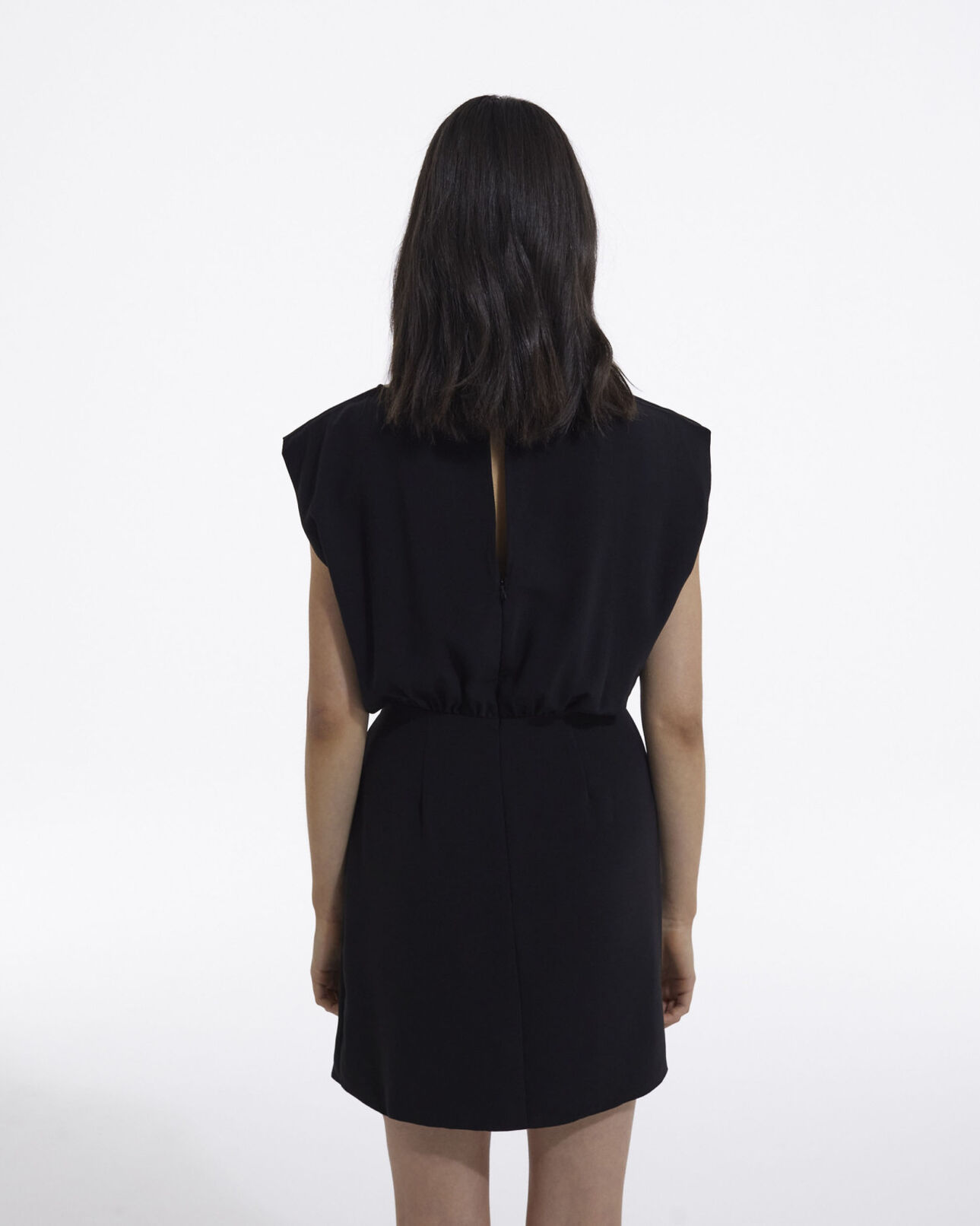 The Kooples FEMME BLACK robe courte noire en crepe portefeuille