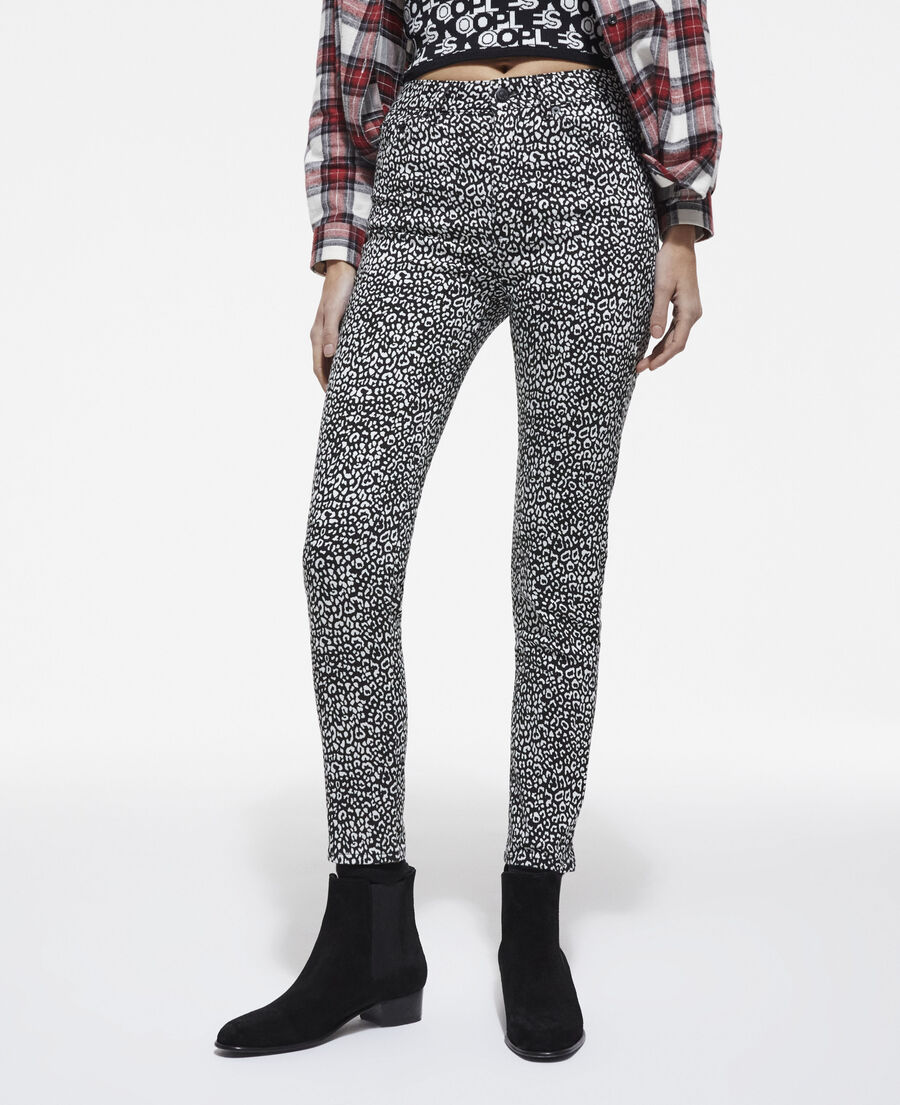 slim-fit leopard-print jeans