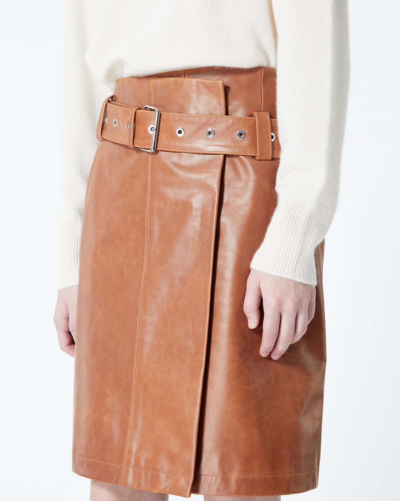 The Kooples FEMME BROWN jupe courte cuir marron ceinturée