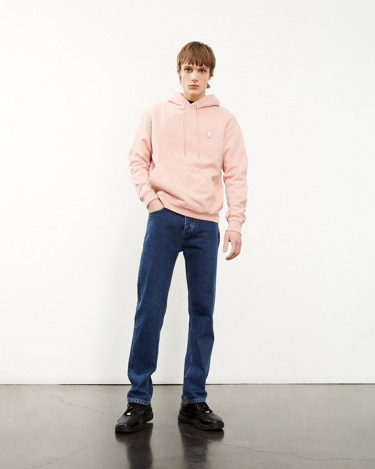 The Kooples HOMME PINK sweat rose pâle à capuche et badge