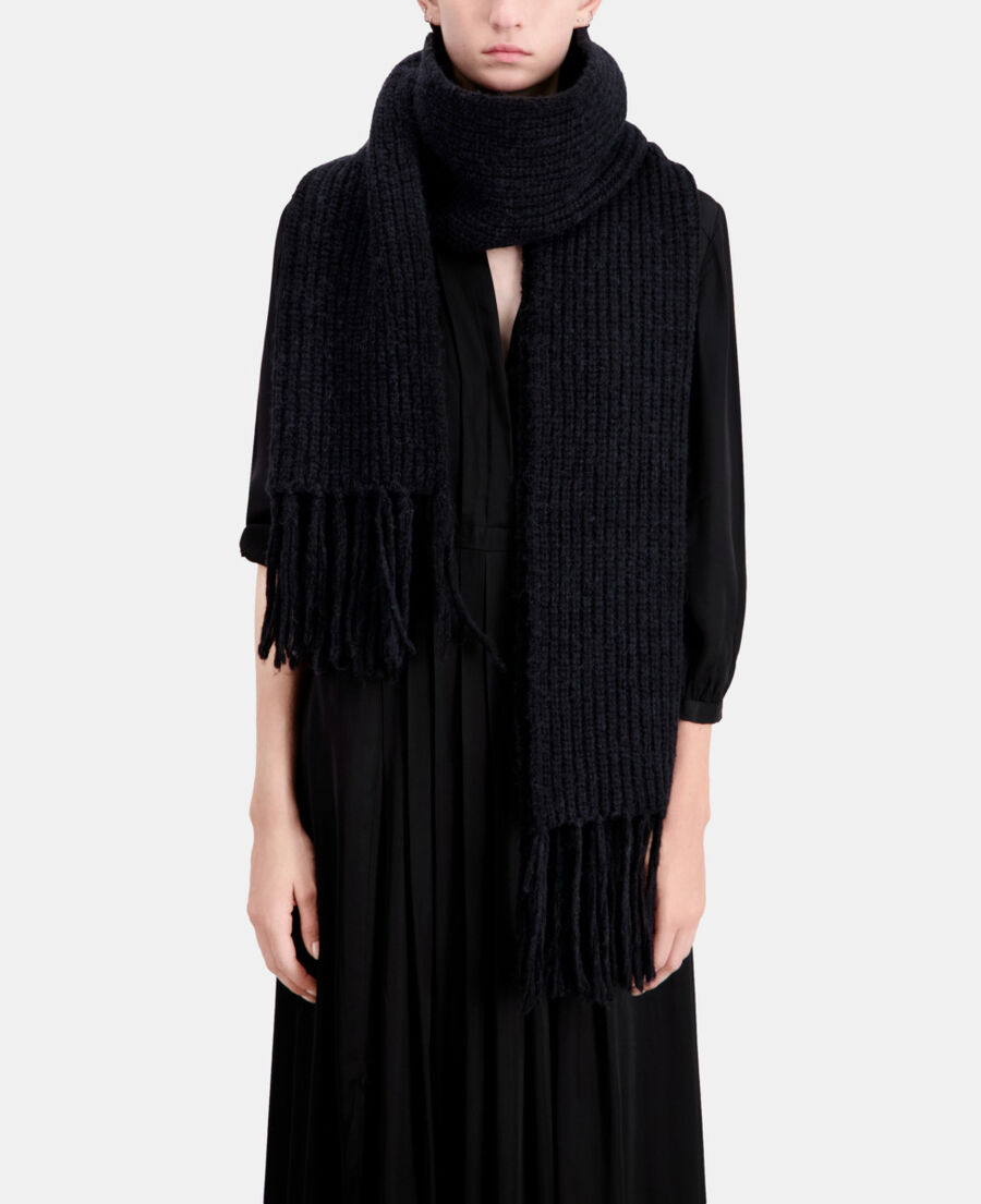 black ribbed wool-blend scarf
