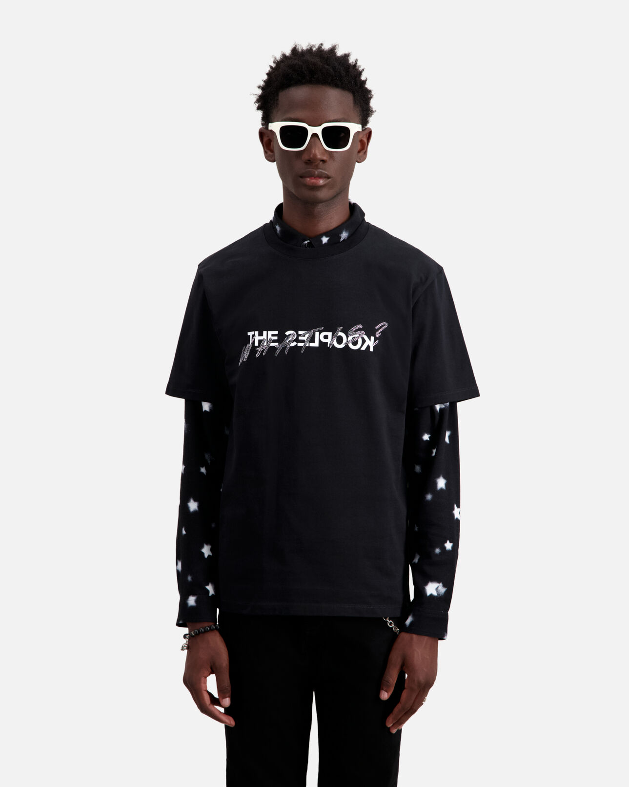 The Kooples HERREN BLACK schwarzes t-shirt herren mit „what is“-strassbesatz