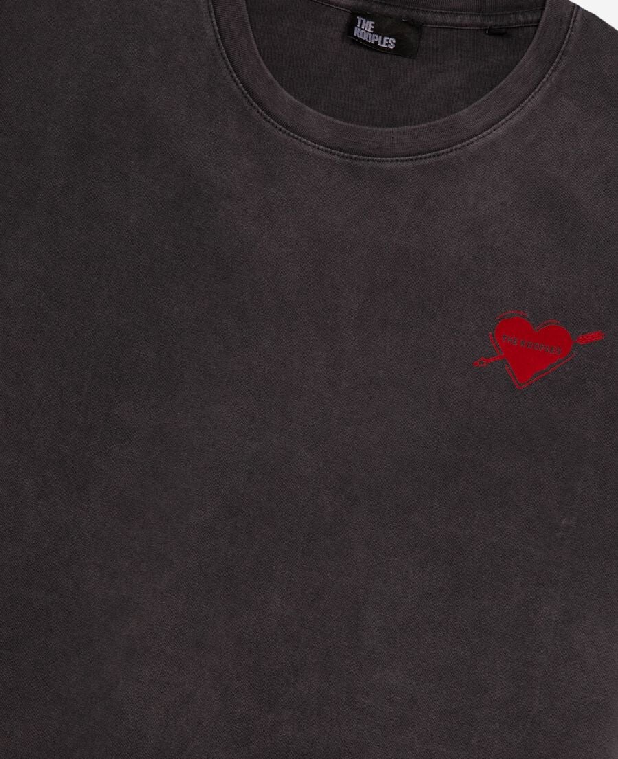 The Kooples FEMME BLACK WASHED t-shirt avec flocage c&oelig;ur noir