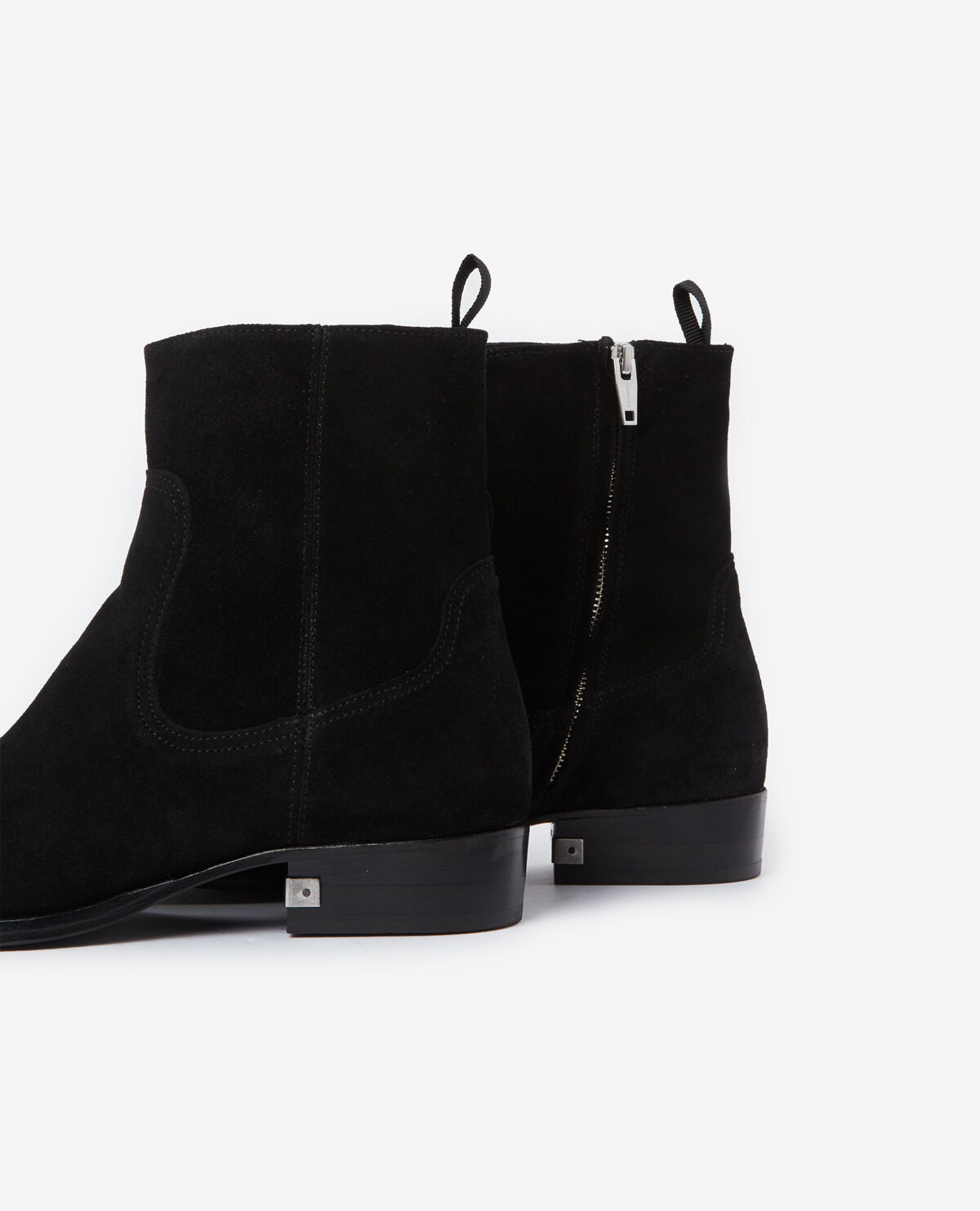 Black heeled suede boots